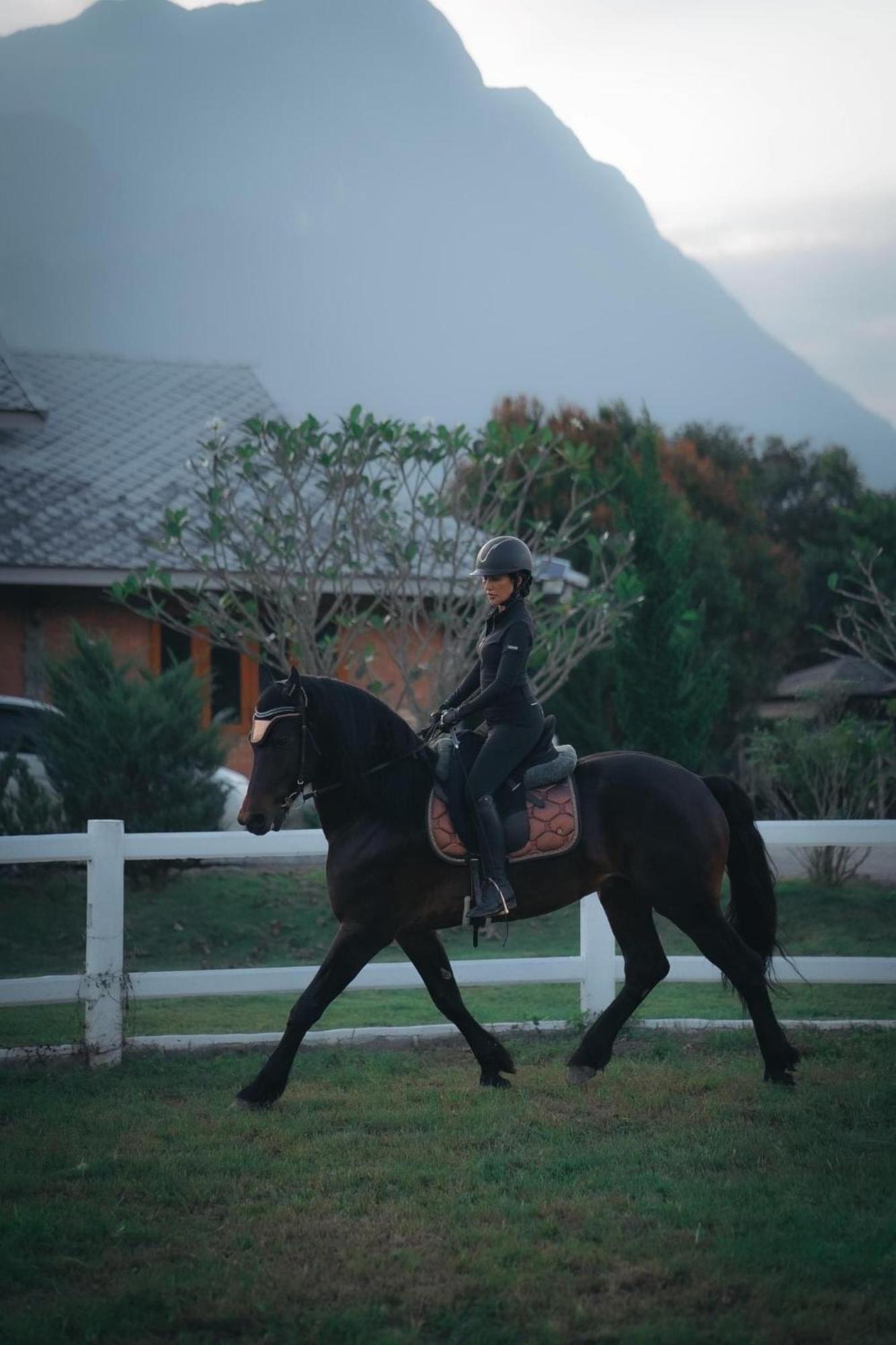 The Wes Village, Incl Free Breakfast & 100 Thb Food Gift Chiang Dao Exterior photo