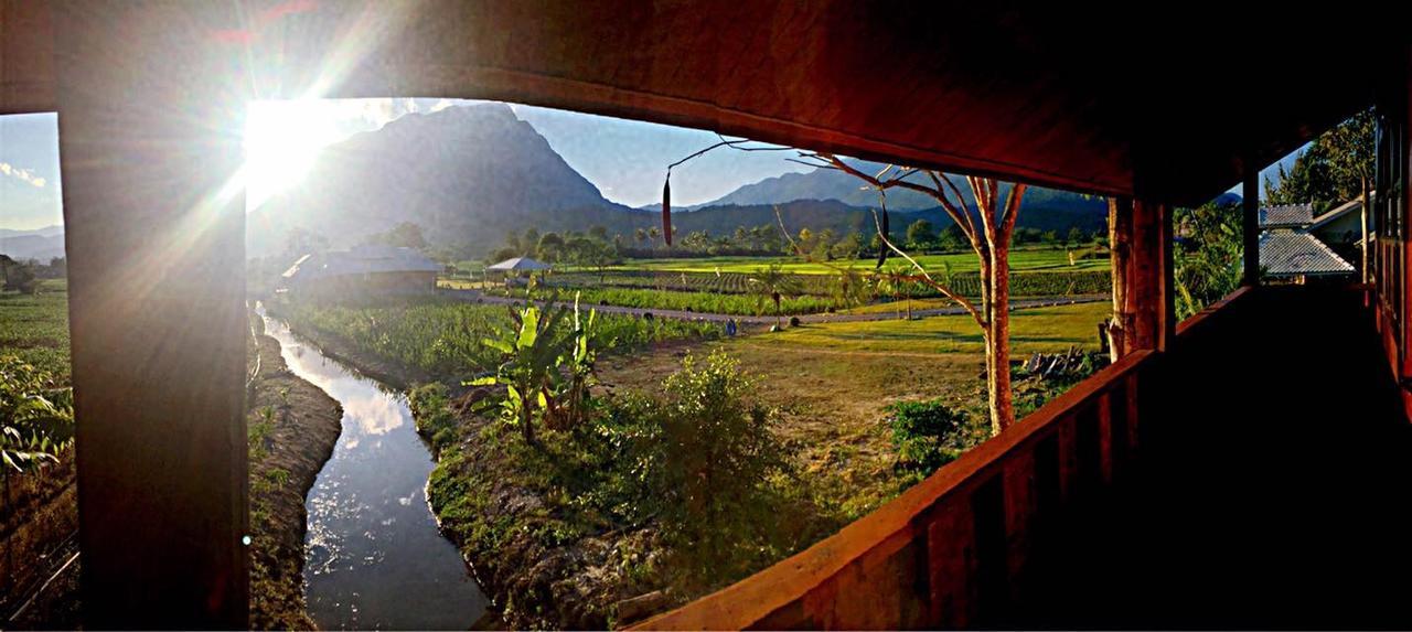 The Wes Village, Incl Free Breakfast & 100 Thb Food Gift Chiang Dao Exterior photo
